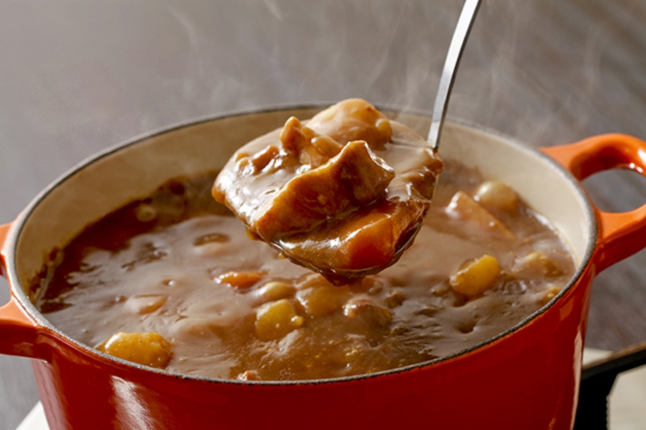 お鍋のカレーの写真